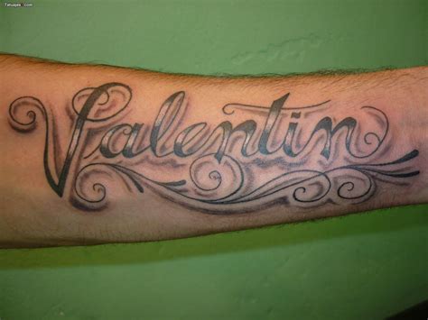 tatuajes nombres brazo